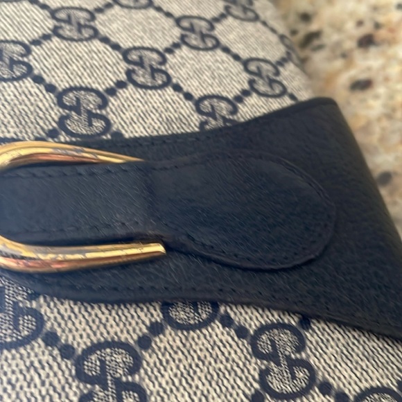 Authentic Gucci GG Supreme Leather Shoulder Bag/ Crossbody Bag. - Picture 13 of 17